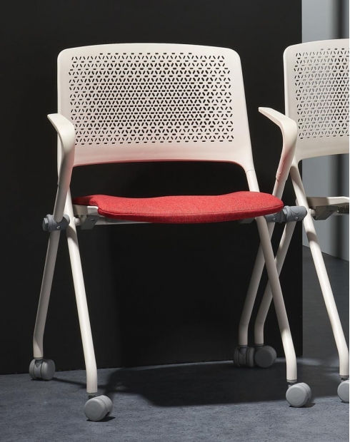 Foly Nesting Visitor Chair